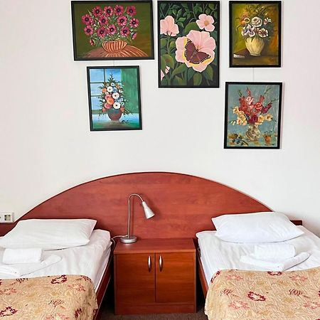 Hotel Sjesta Міколув Екстер'єр фото