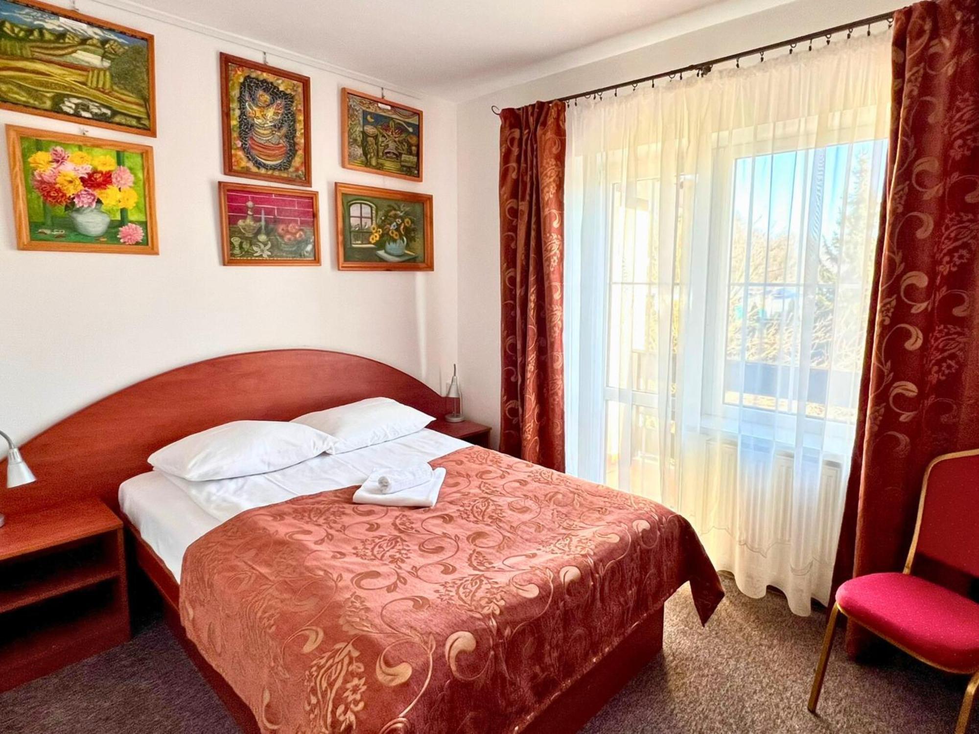 Hotel Sjesta Міколув Екстер'єр фото